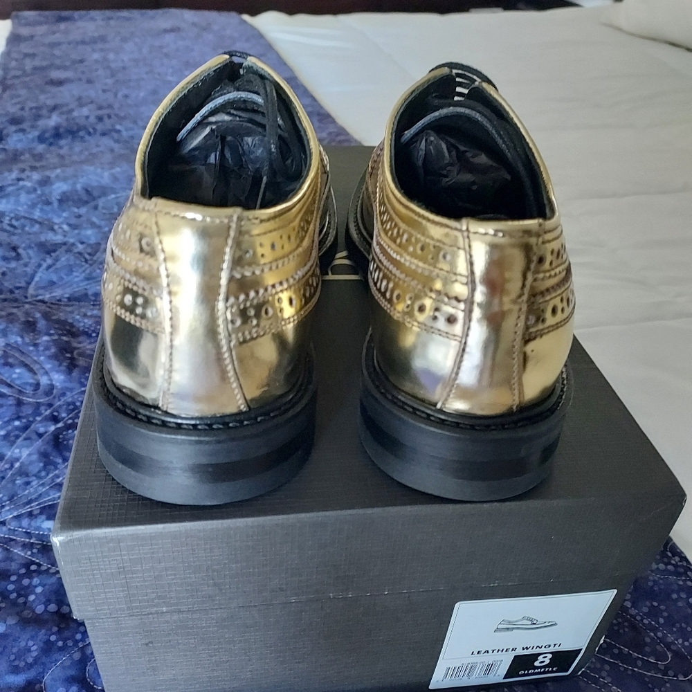 NIB Banana Republic gold leather oxfords,  size 8, made in Portugal - Picture 9 of 16